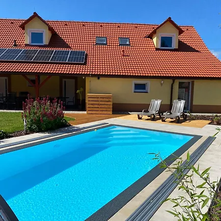 Ubytování ve Starém Dvoře Třemošnice Exteriér fotografie